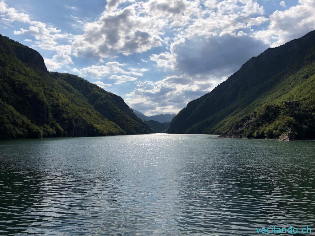 Komani lake Fähre Valbona