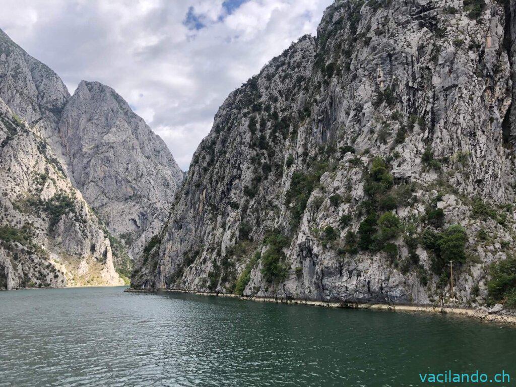 Komani lake Fähre Valbona