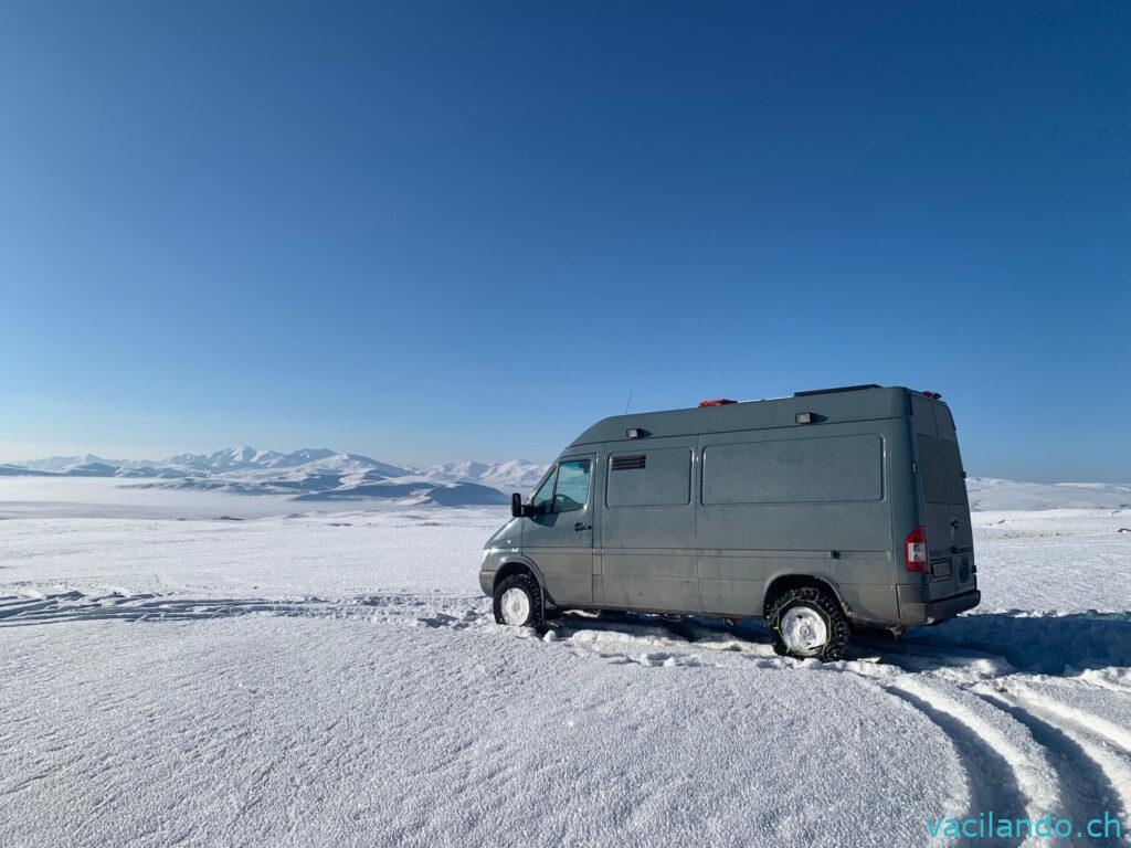 Argmaghan Armenien mit Camper im Winter