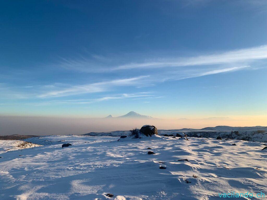 Aragats mit blick auf Ararat Armenien