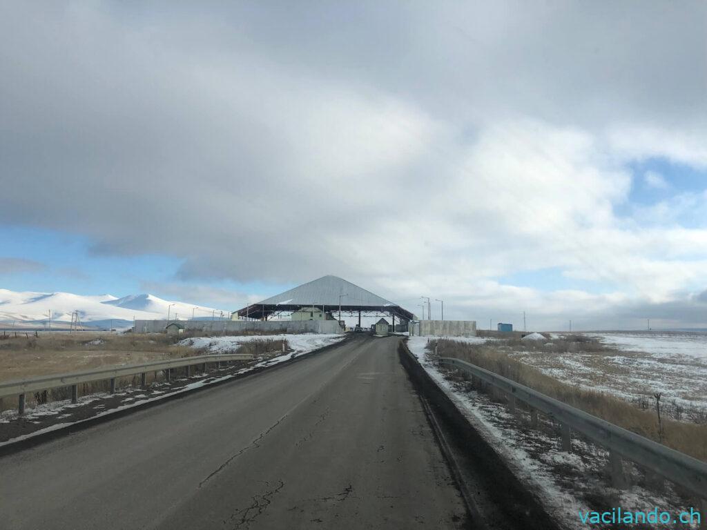 Grenze Armenien Gerorgien Winter Camper