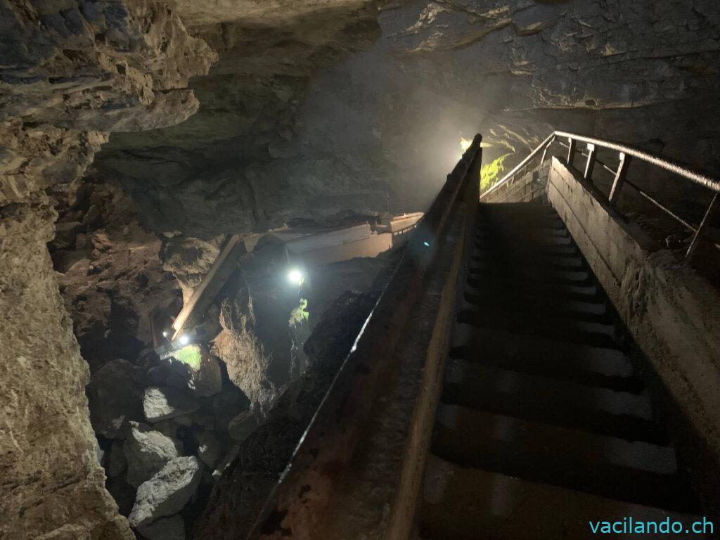 Devil's Throat cave