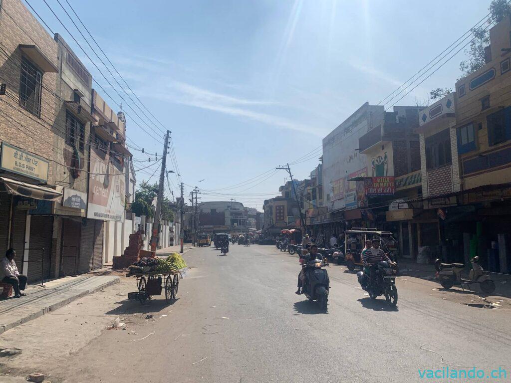 Amritsar Indien
Mit Camper und Fahrrad