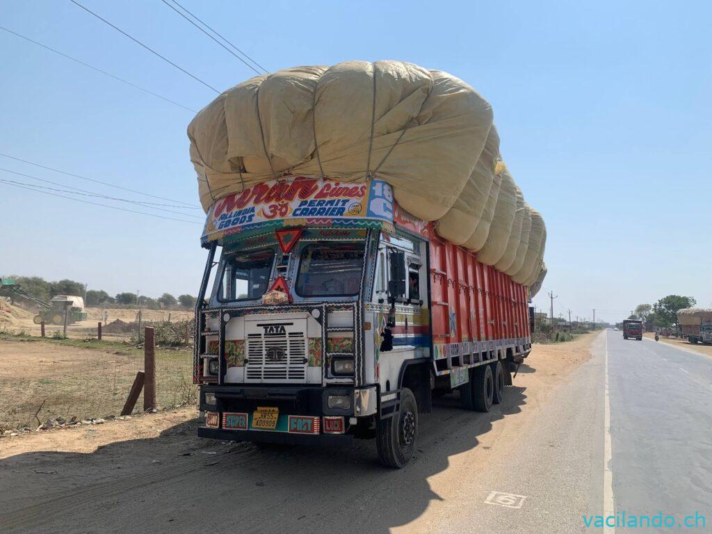 Indien verkehr Lastwagen