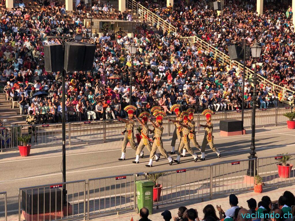 Grenze Wagah Amritsar Indien mit Auto Zeremonie