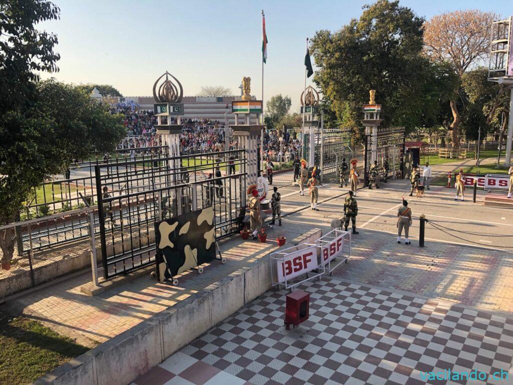 Grenze Wagah Amritsar Indien Pakitan mit Auto Zeremonie 