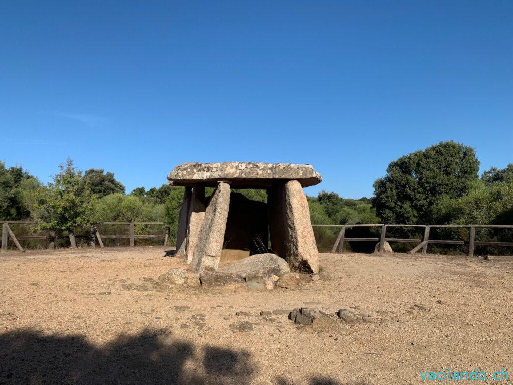 STEINGRAB DOLMEN VON FONTANACCIA